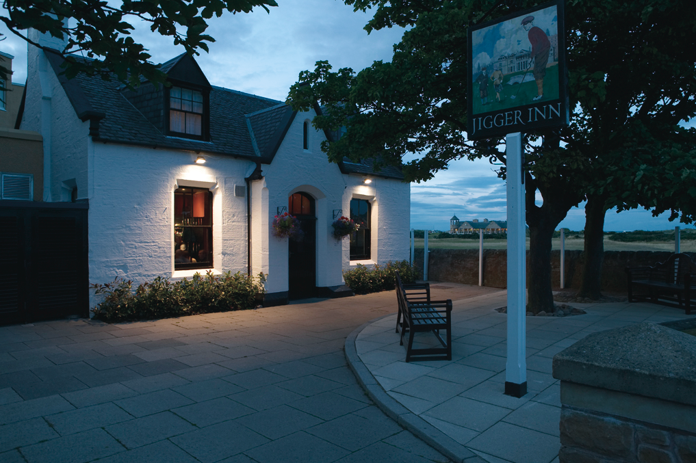 Jigger Inn by night. The famous pub is a favourite hangout for celebrities and local students.