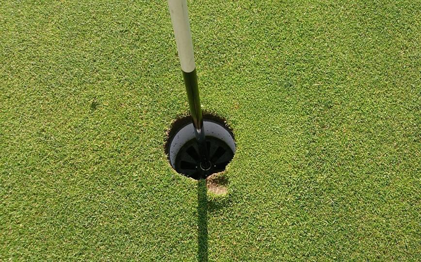 Fredrik Bergdahl was this close to a hole in one in one of his rounds.